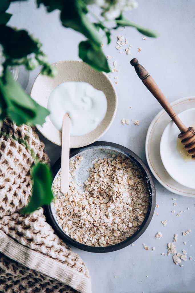 mascarilla facial de avena para pieles sensibles | 50 recetas de mascarillas faciales