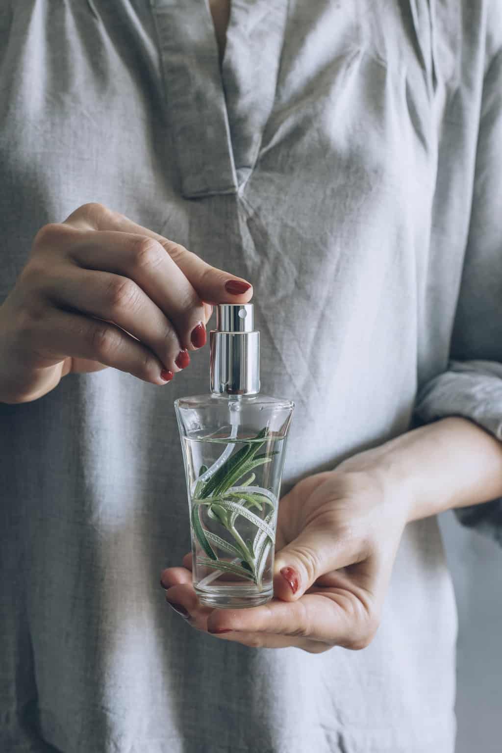 How to Make Essential Oil Room Sprays Inspired by Spring