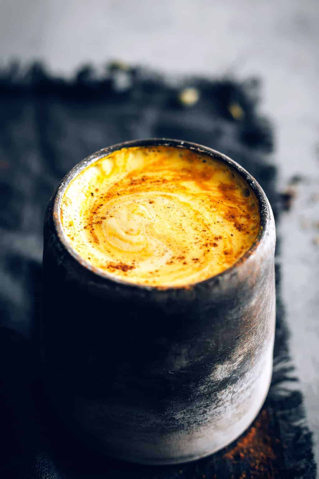 How To Make A Chai Spiced Turmeric Latte Hello Glow