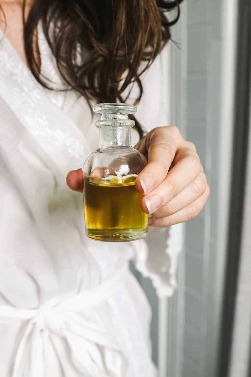 15 Kitchen Beauty Ingredients - Olive Oil | HelloGlow.co