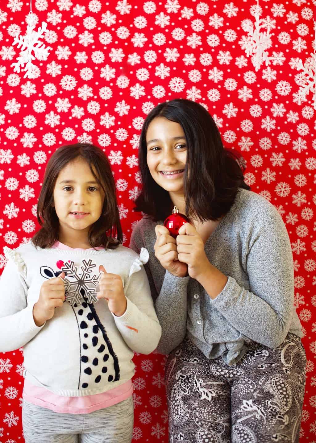 How to make a holiday photobooth