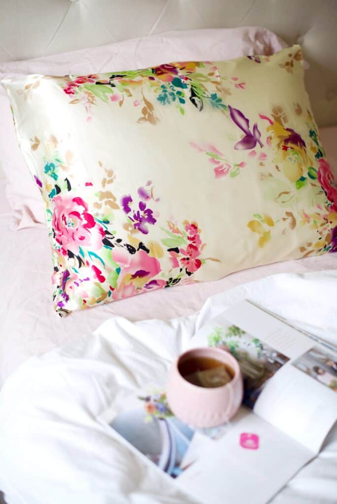 4 Reasons You Really Need a Silk Pillowcase