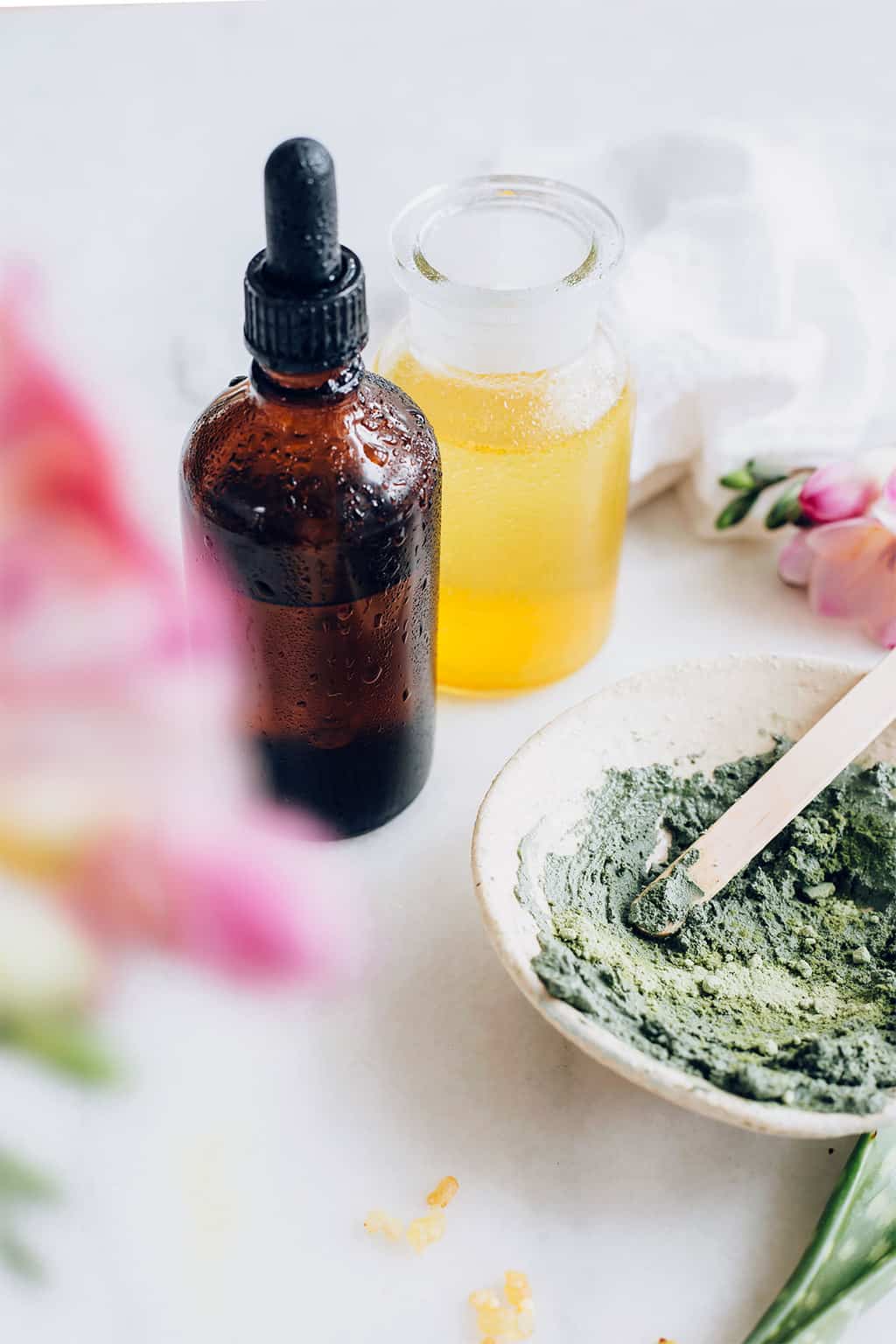 How to Make a DIY Face Serum Recipes for Clear & Glowy Skin