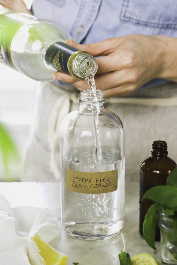 How to make a DIY glass cleaner with vodka