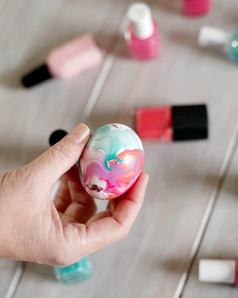 how to marble easter eggs with nail polish