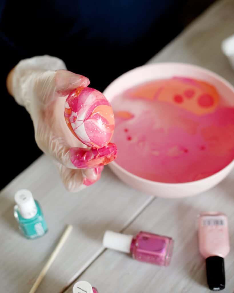 How to dip eggs into water for a nail polish marble
