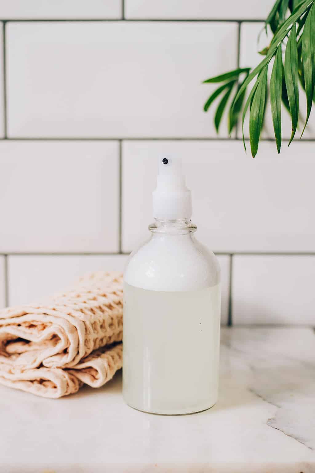 Shower Cleaner Spray Recipe for Soap Buildup and Mildew