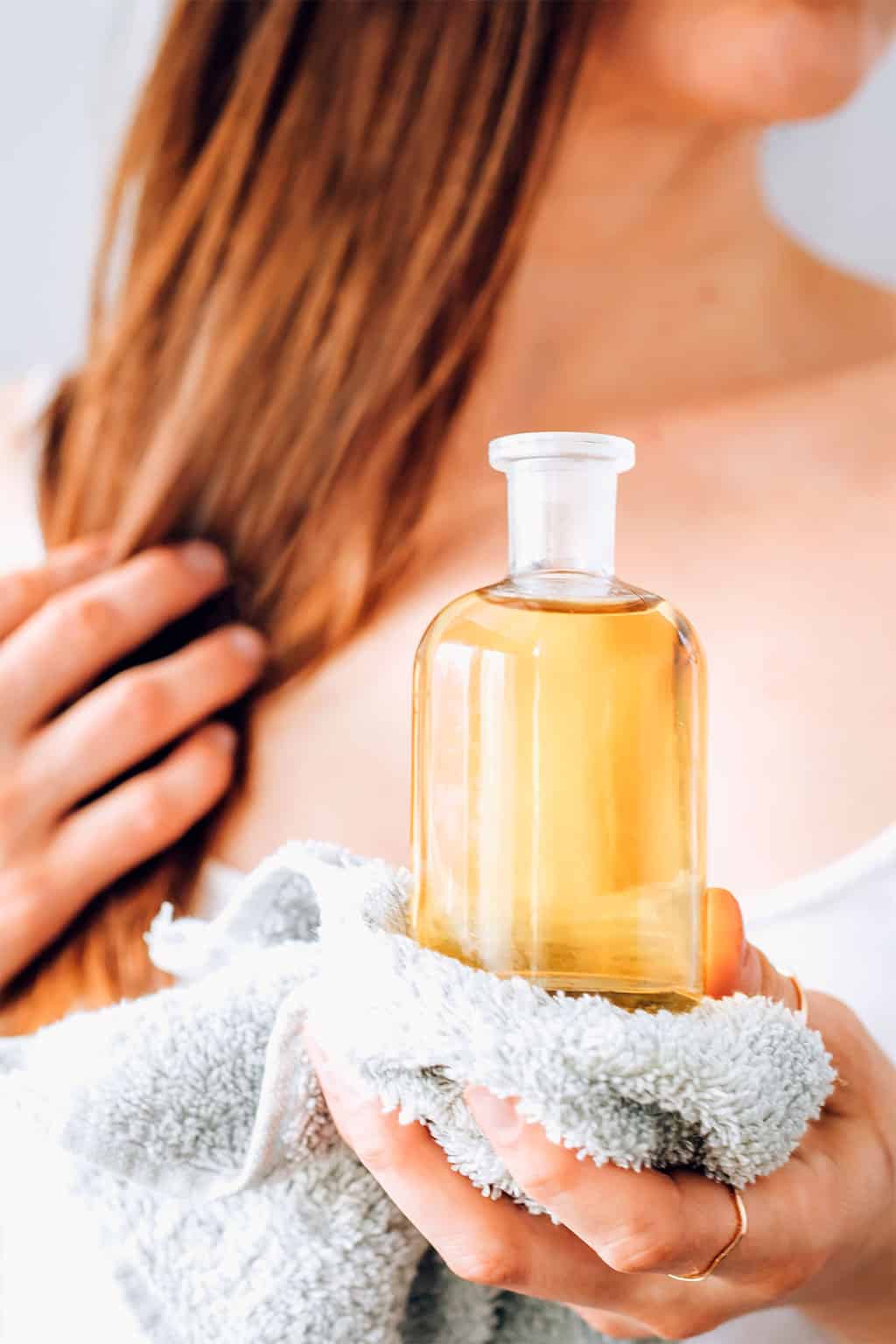 How to Use Castor Oil for Hair Growth