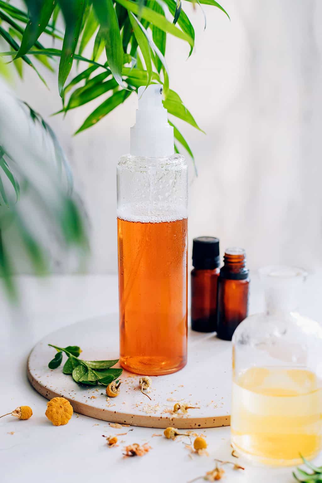 Soothing Sunburn Spray Recipe with essential oils