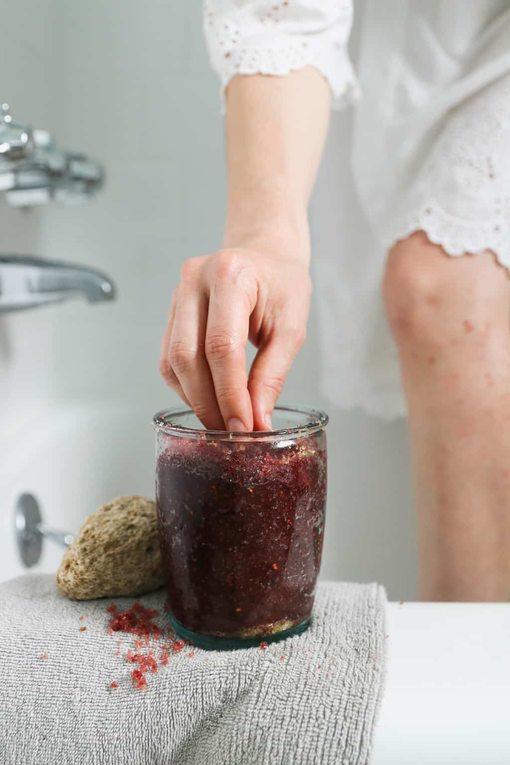 DIY Blackberry Sugar Scrub Recipe