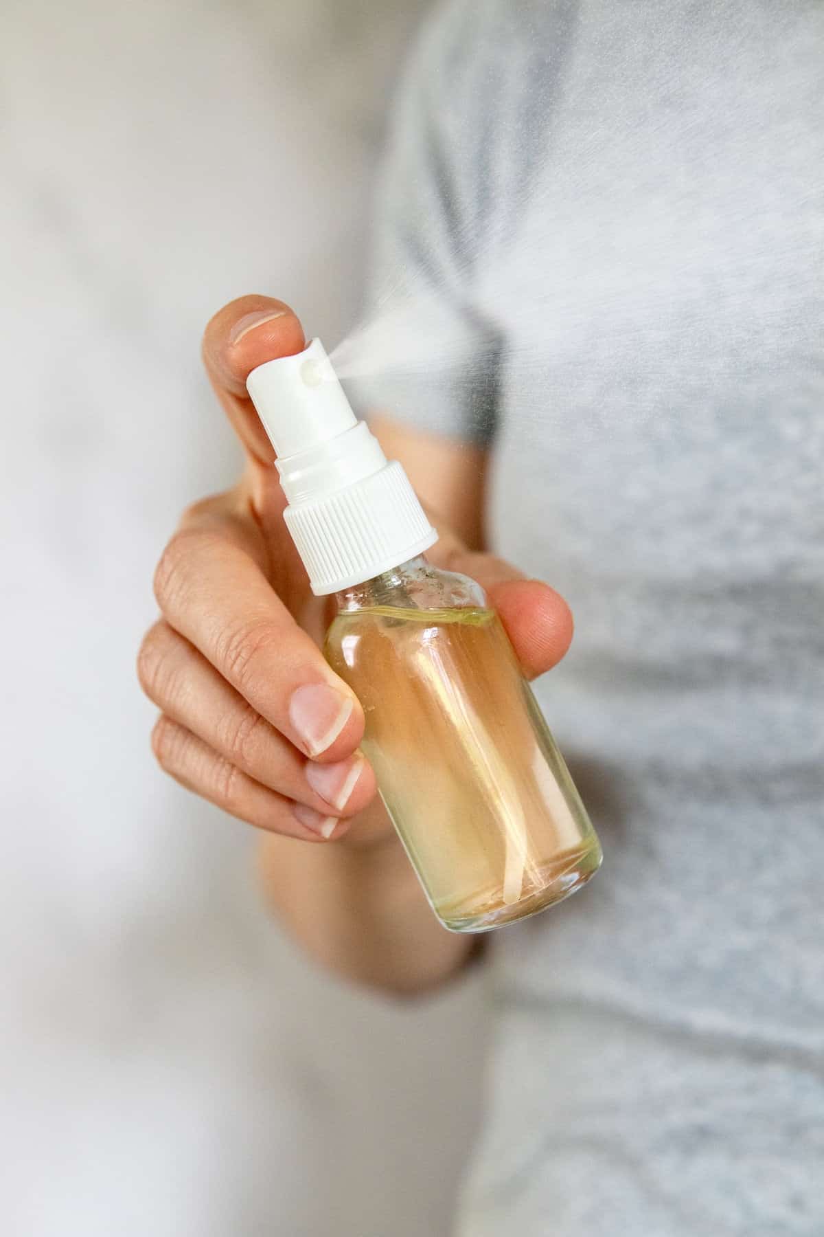 Shake and test makeup setting spray