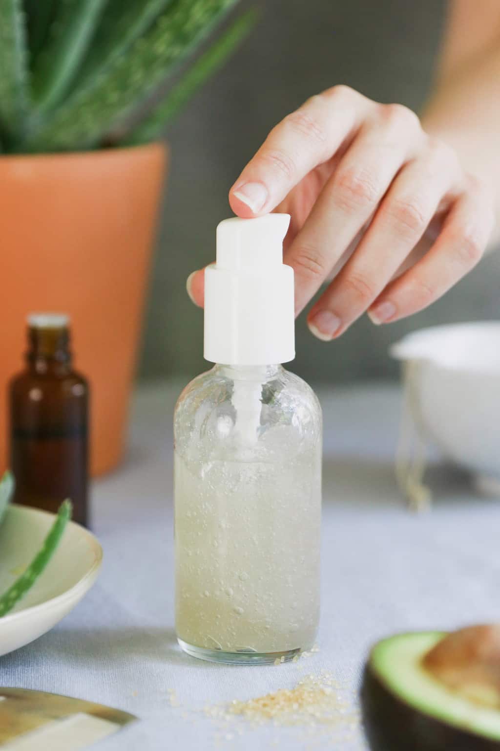 How to make an aloe hair gel that won't weigh down your hair