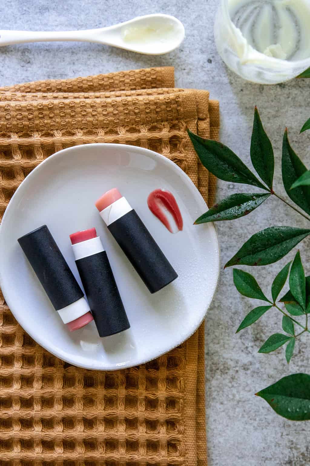 diy lip balm with vaseline and food coloring