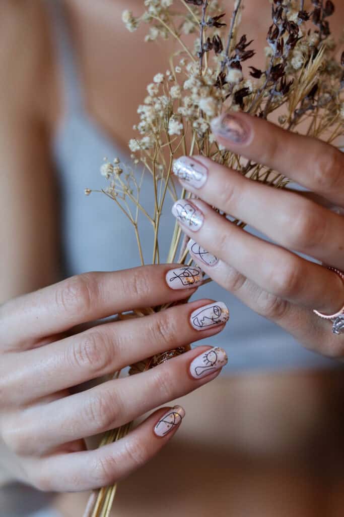 10 Natural Nail Designs That Aren't Boring - Decals