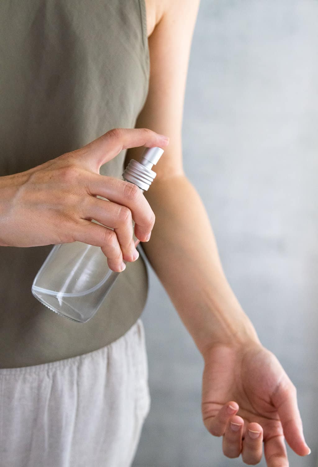 How to make a cooling body spray for summer