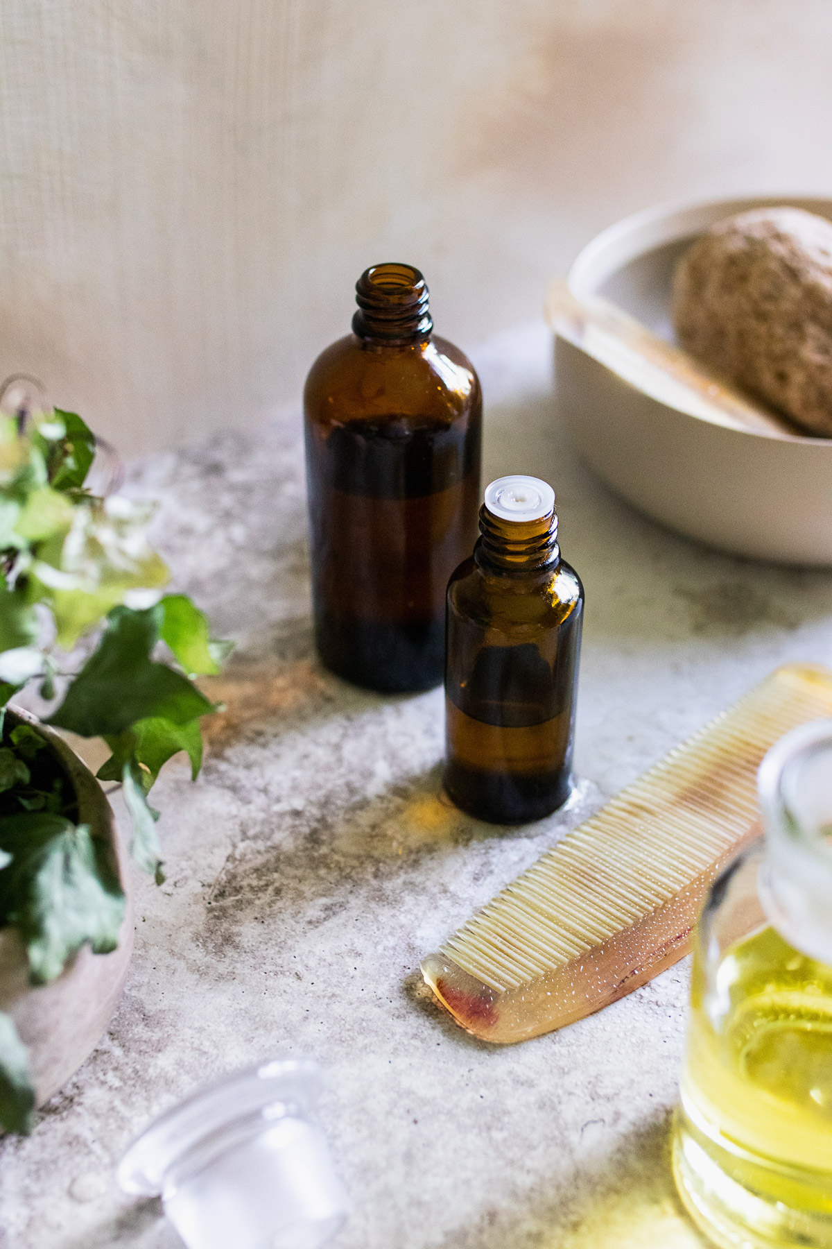 Comment utiliser l'huile d'arbre à thé pour la santé des cheveux et du cuir chevelu