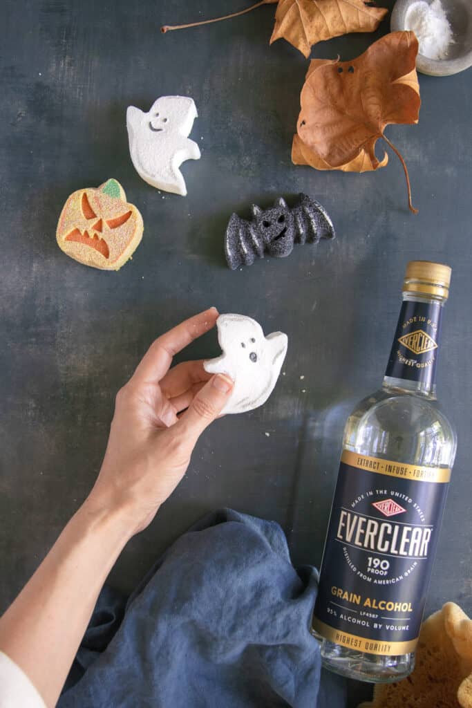 Halloween Bath Bombs with Everclear Paints