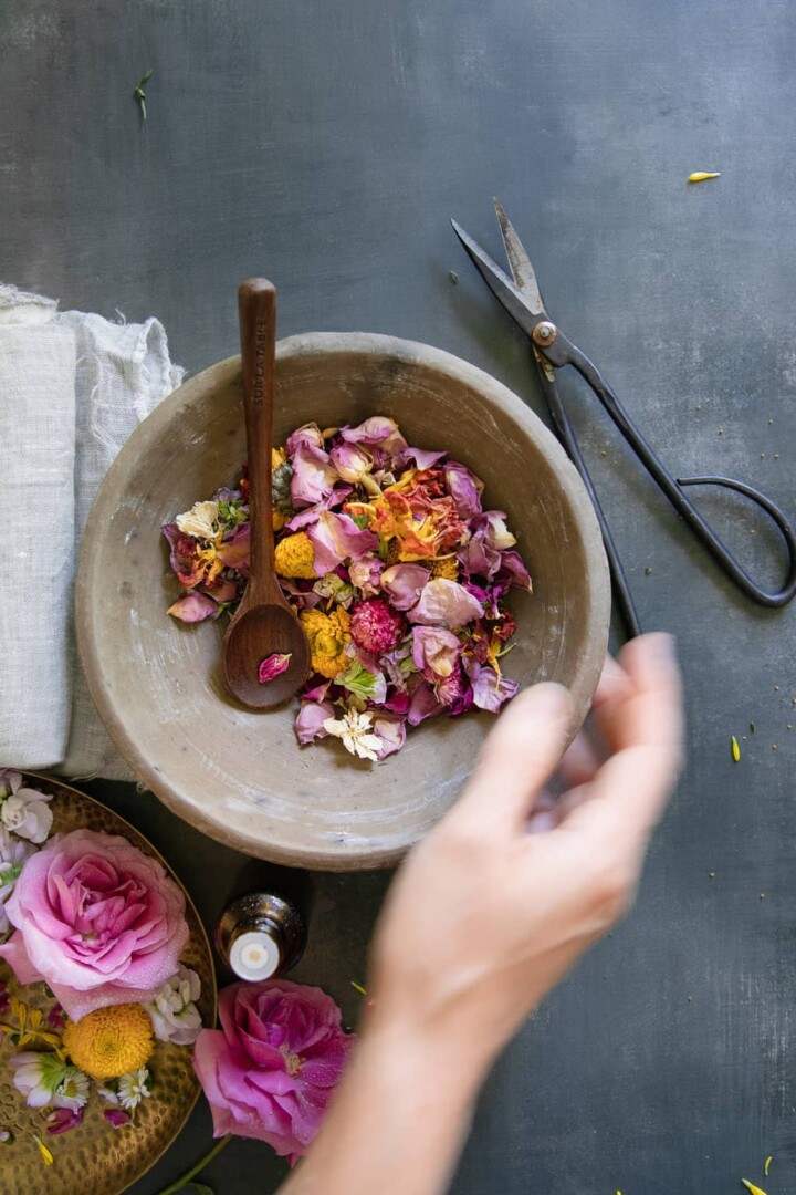 How To Dry Flowers Make Naturally Scented Potpourri Hello Glow