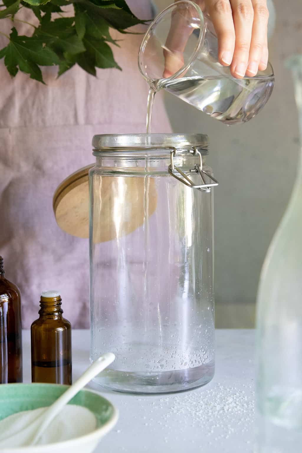 Using hot water to make laundry detergent