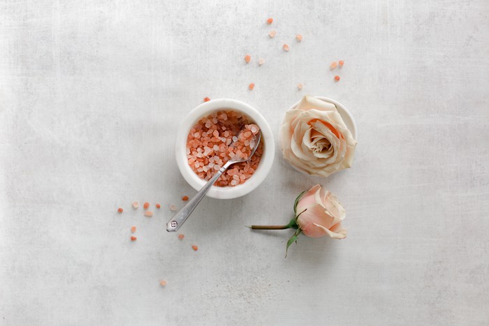 How to Make Rose Petal Bath Salts: 13 Steps (with Pictures)