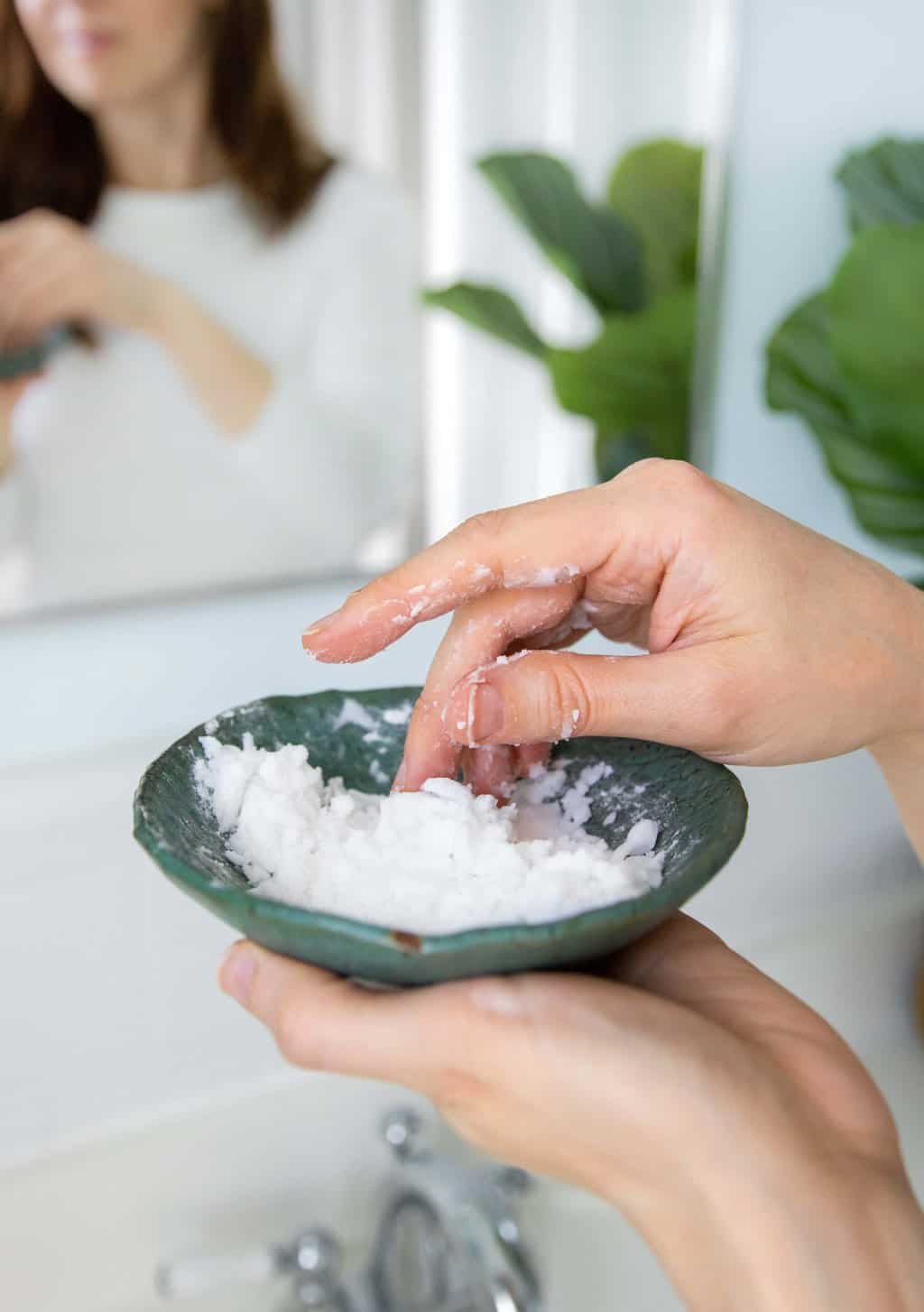 5 Baking soda face scrub recipes