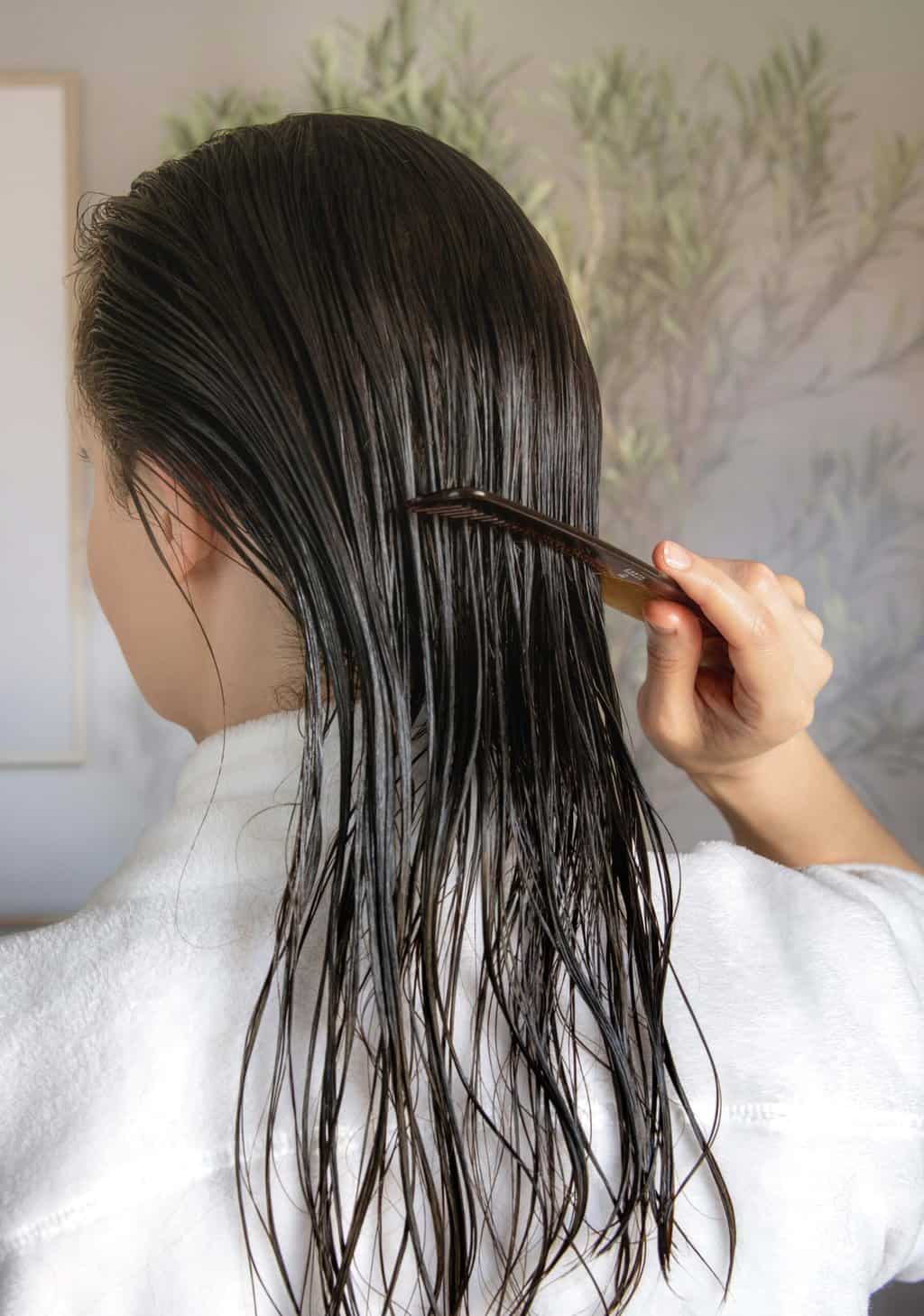 How to Apply a Mayo Hair Mask