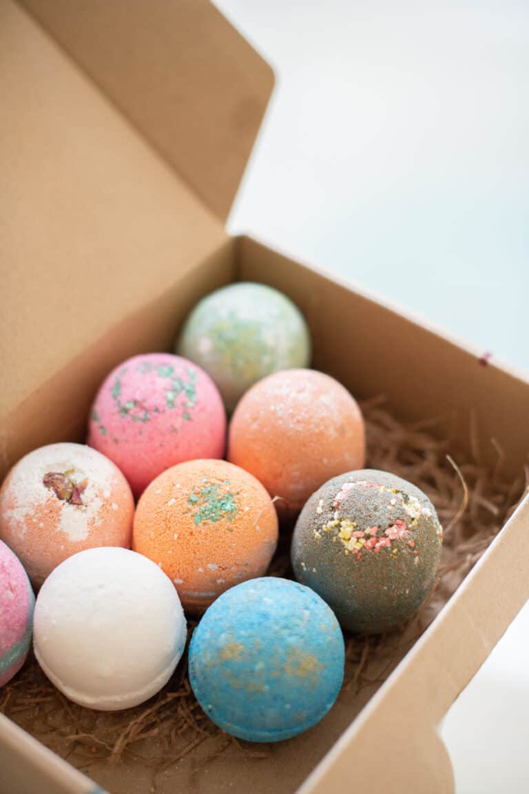 How to Use a Bath Bomb to Create the Perfect Bath Experience Hello Glow