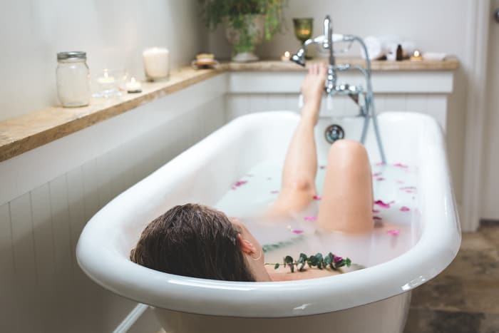 What to put in a bath for softer skin