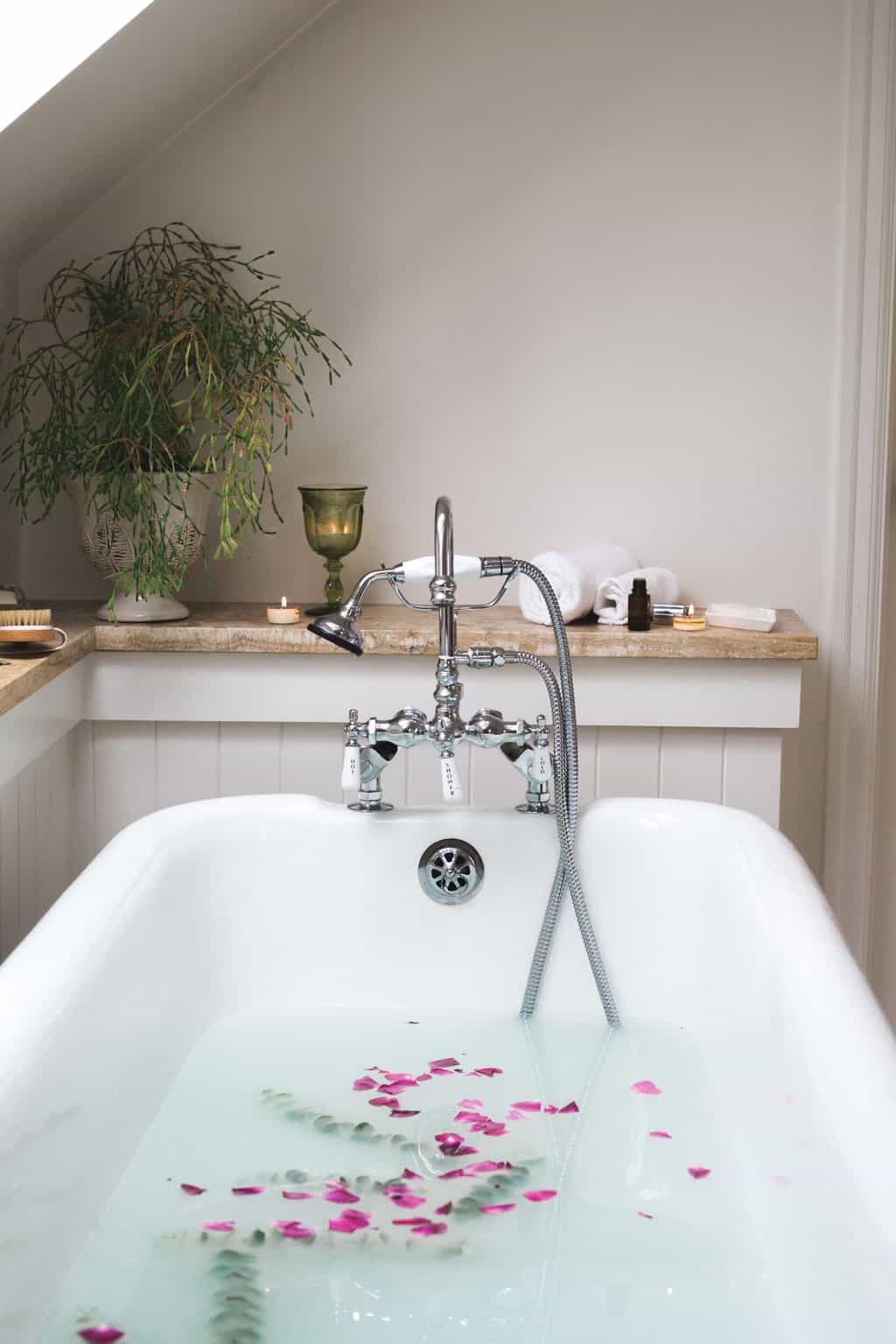 5 Ways To Create A Relaxing Rose Petal Bath At Home Hello Glow   Rejuvenation Bath 298 