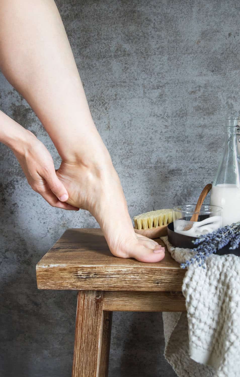 3-Step Overnight Cracked Heels Remedy