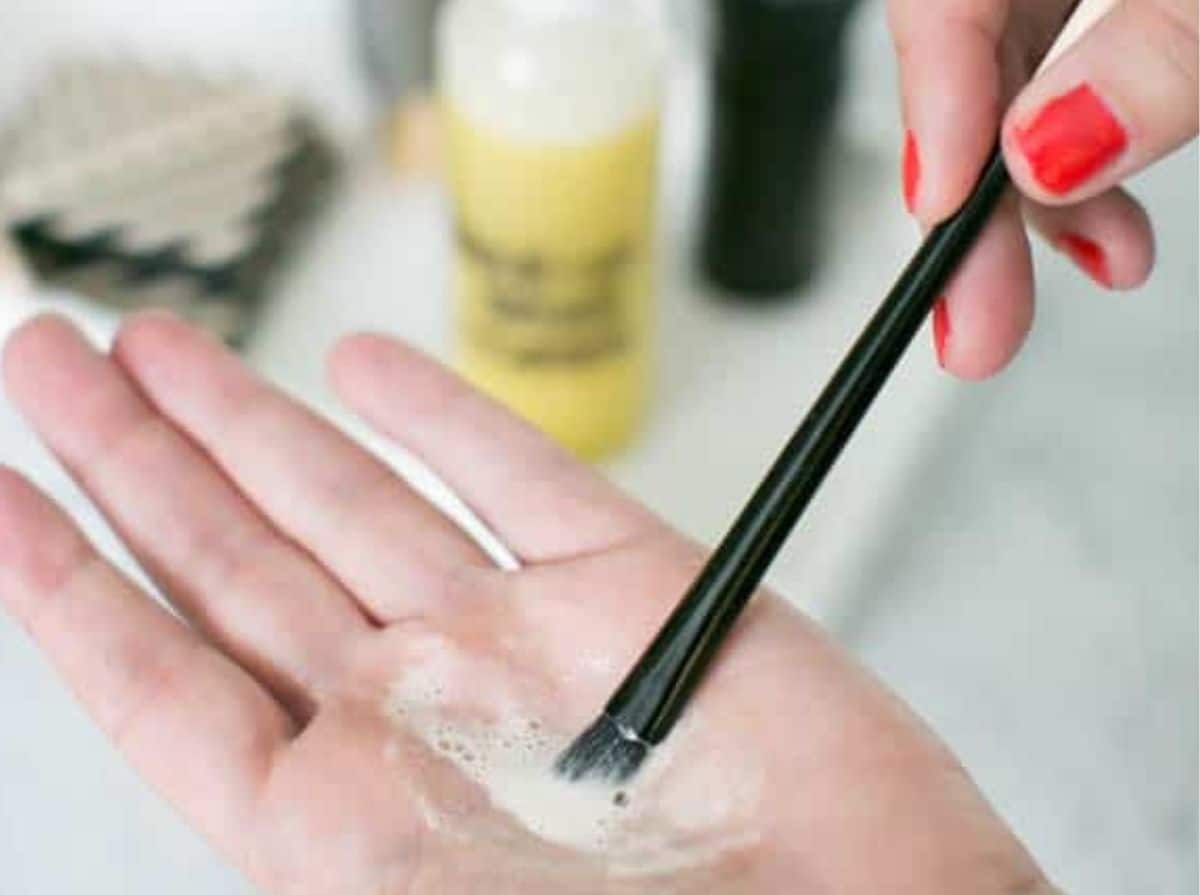 Swirl Brush In Your Palm to Clean Bristles