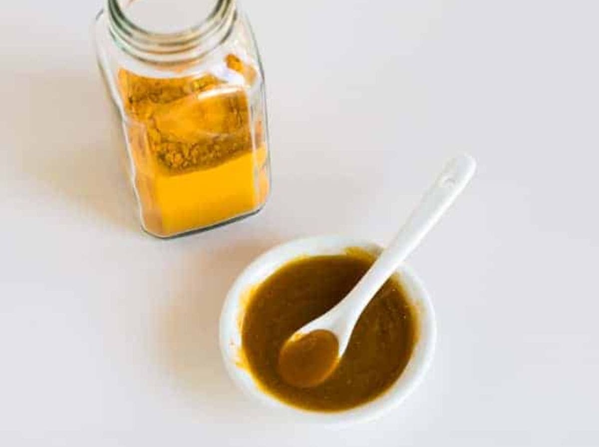 Turmeric Mask - Add liquid to make a paste.