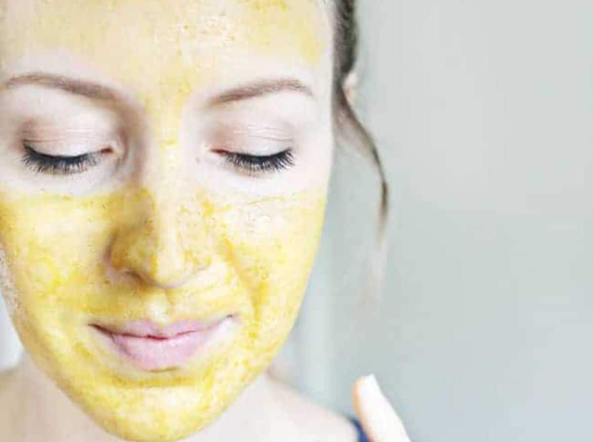 Turmeric mask - apply thin layer to face
