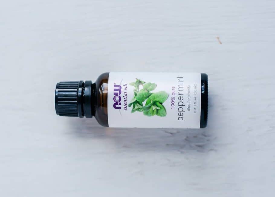Uses for Peppermint Essential Oil | HelloGlow.co