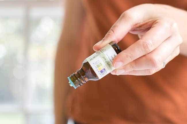 Adding essential oils to DIY perfume recipe