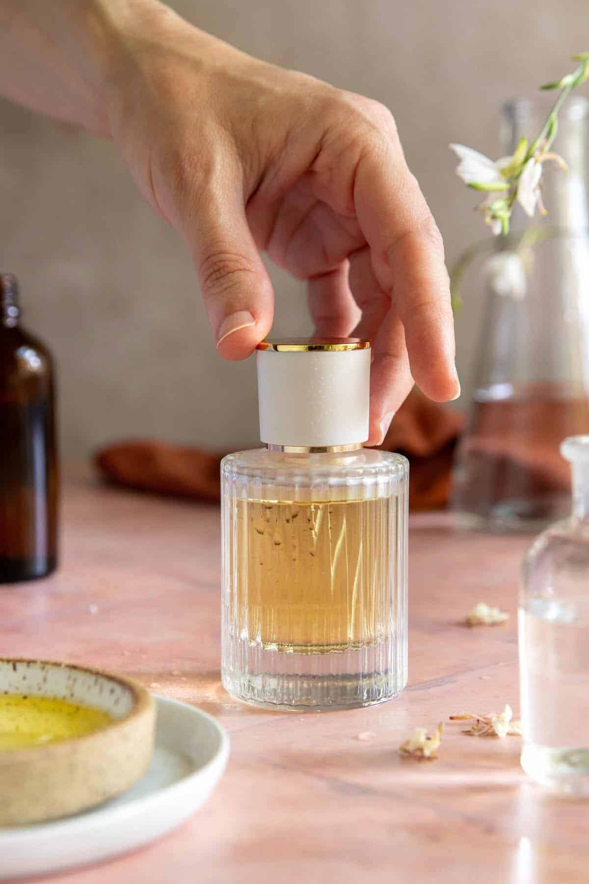 Age DIY perfume recipes to mature the scent