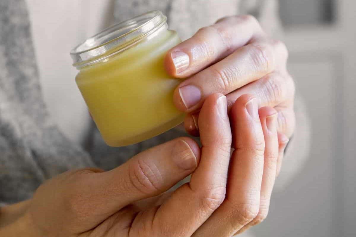 Frankincense Cuticle Balm for Nail Growth + Strengthening