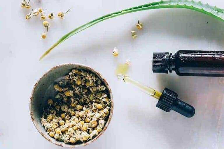 Acne-Fighting Chamomile Face Serum