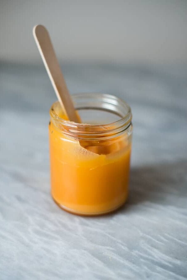 6 Natural Ways to Soothe Sore Muscles + DIY Muscle Rub | HelloGlow.co
